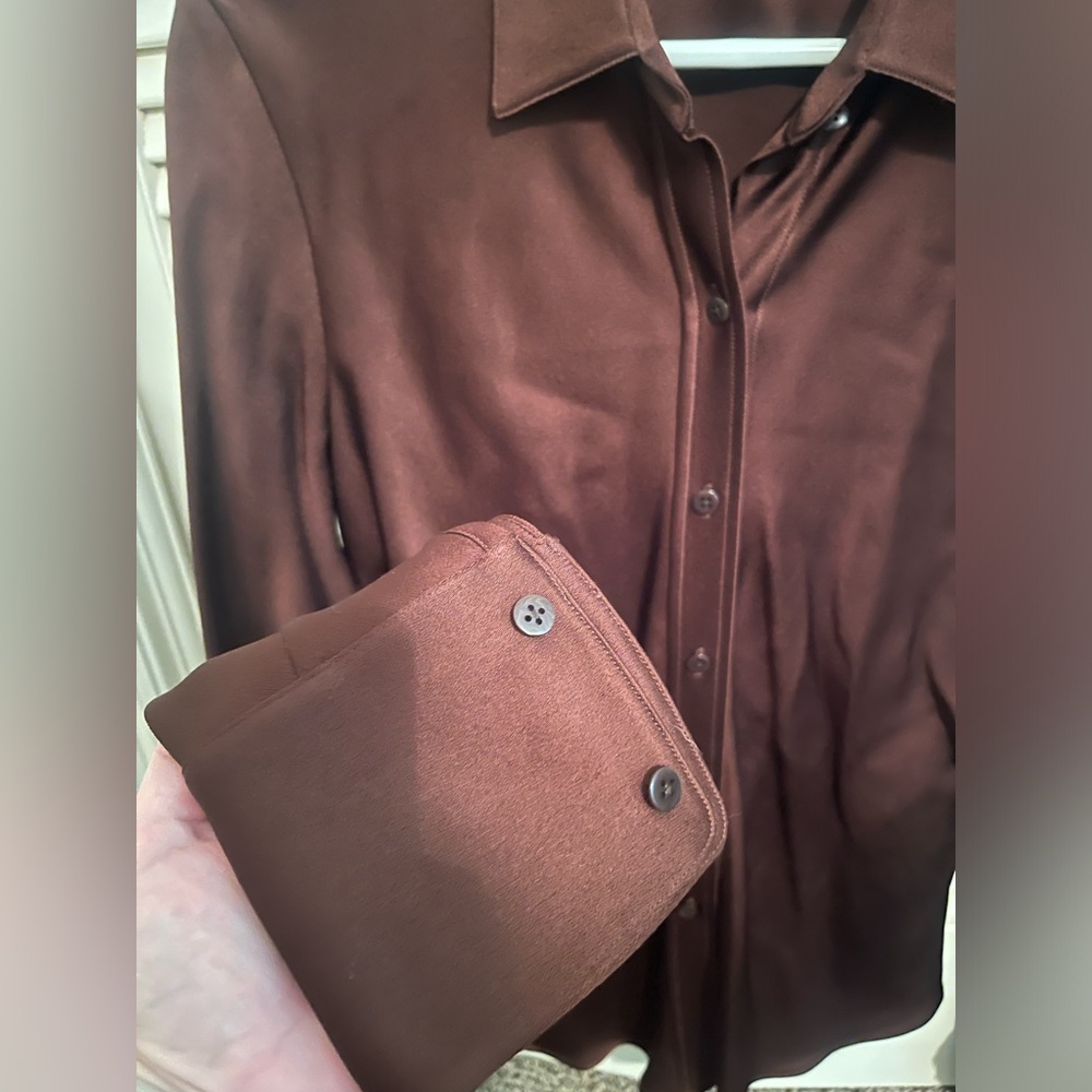 Donna Karan silk blouse. - Picture 4 of 4